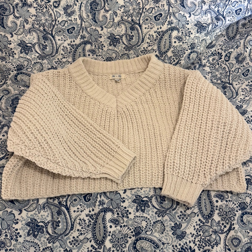 She + Sky Cream Chunky V-Neck Sweater One Size